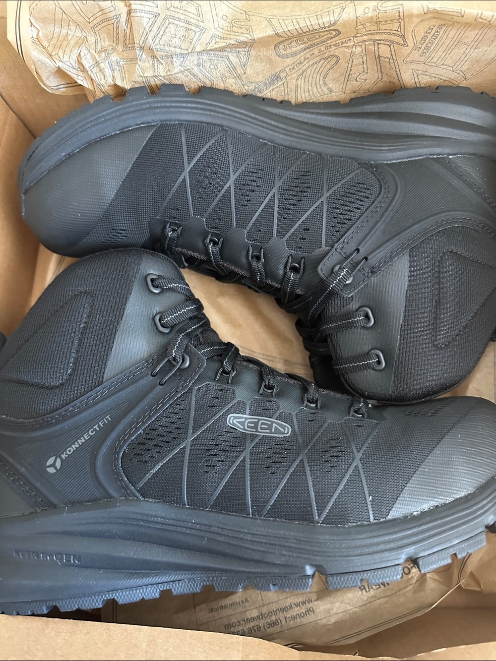 Keen Men's Black KonnectFit Hiking Boots brand new never worn.